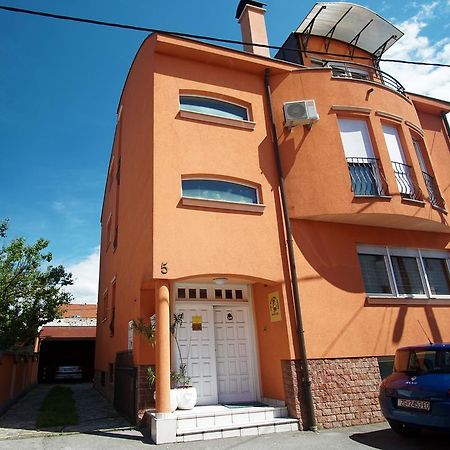 The Wallaby House Hostel Zagreb Exteriör bild
