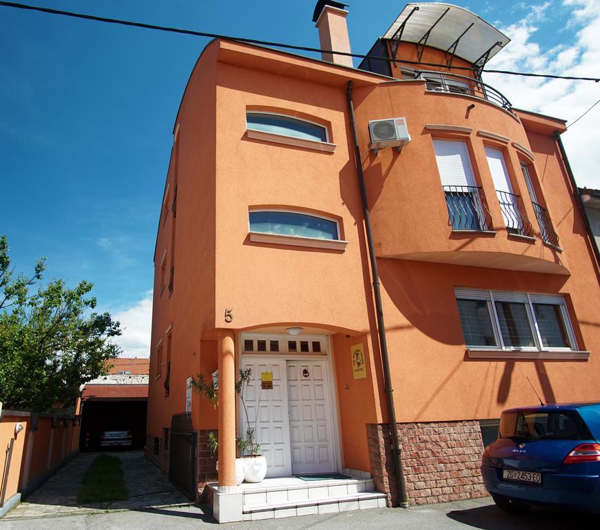 The Wallaby House Hostel Zagreb Exteriör bild